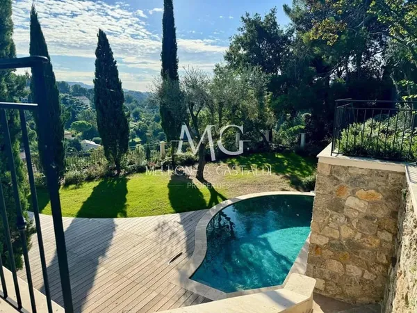 Villa rénovée | Mougins | Piscine | Domaine sécurisé | Au calme | Aperçu Mer