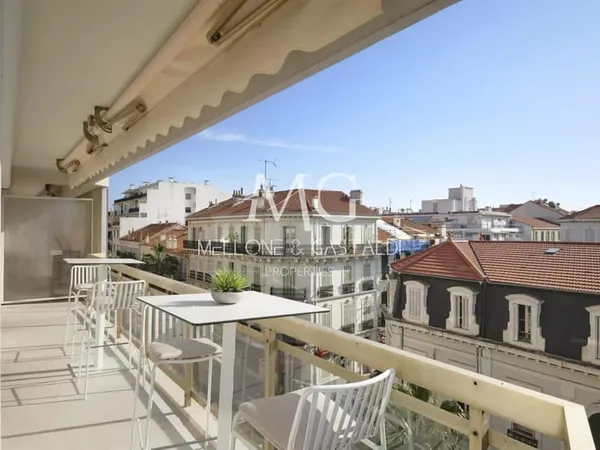 Banane | Rare À La Vente | 3 Pièces Avec Terrasse D'angle | Garage