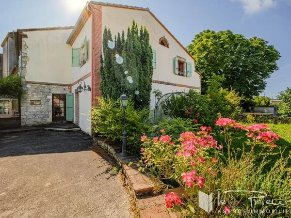 Maison de caractère de 7 pièces et de 171 m2 à 15 min du centre-ville d'Albi !