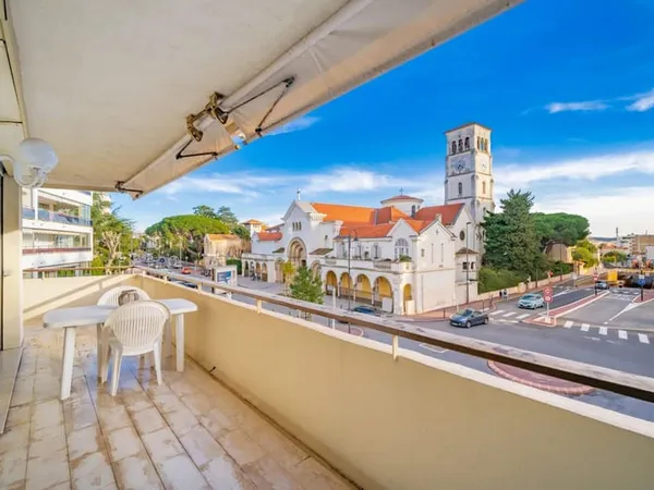Lumineux et très confortable appartement avec une grande terrasse