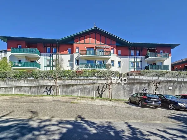 Appartement T2 de 40m² environ avec balcon exposé Ouest + 2 pl