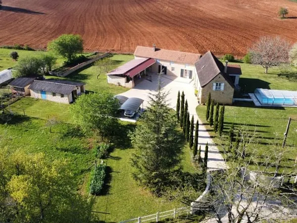 Belle propriété de 5 hectares avec piscine