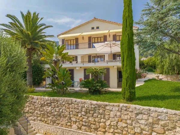 Roquebrune-Cap-Martin - Villa de prestige rénovée avec vue mer, proche de Monaco