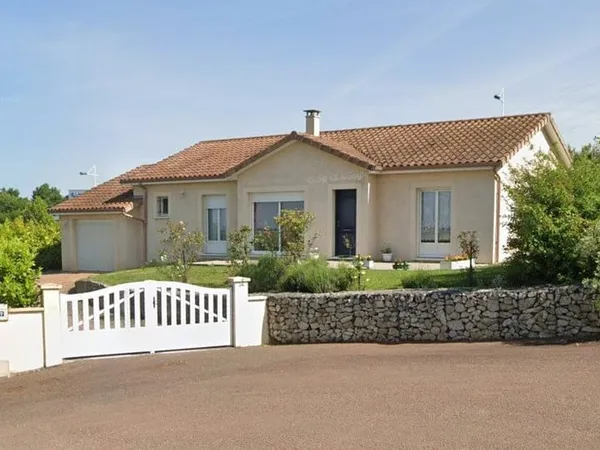 Paray Le Monial, maison de plain-pied offrant 115 m2