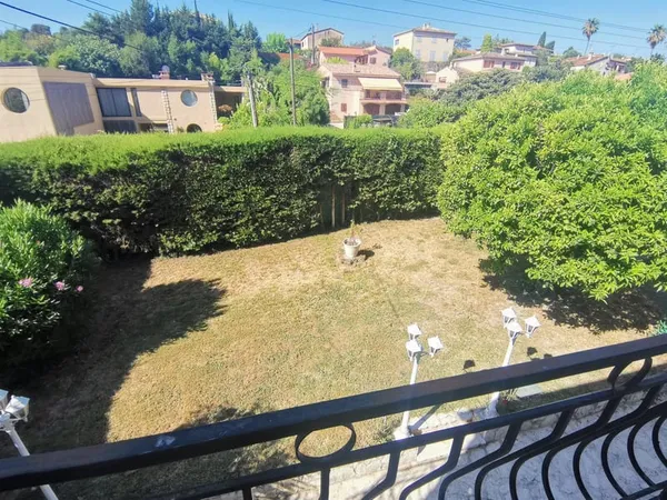 Cagnes Sur Mer Villa Individuelle 150M2 Terrain 780 M2 Clos Garageproche Tous Commerces