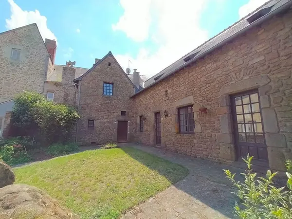 Maison en pierres Courcite 11 pièce(s) 200 m2