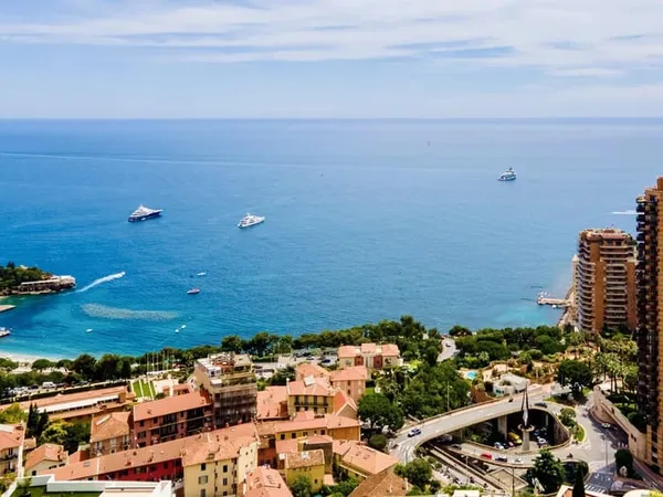 Roquebrune-Cap-Martin-Luxueux appartement avec terrasse et vue mer à deux pas de Monaco