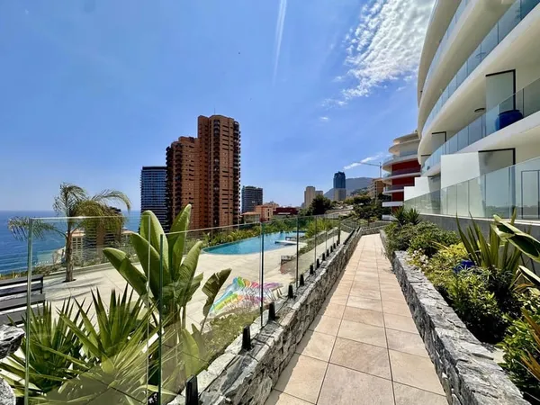 Roquebrune-Cap-Martin-Appartement de prestige avec piscine, à proximité immédiate de Monaco et vue m