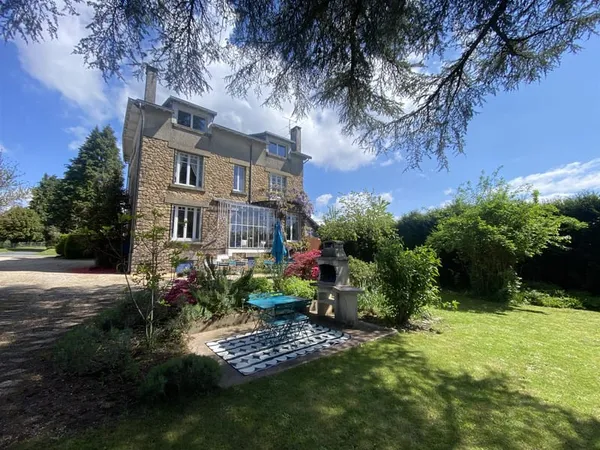 Large Family Home / Turn-Key Chambre d'Hôtes & Gîte Business