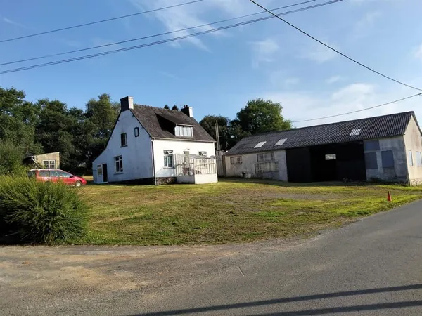 Maison avec grand atelier de détacher