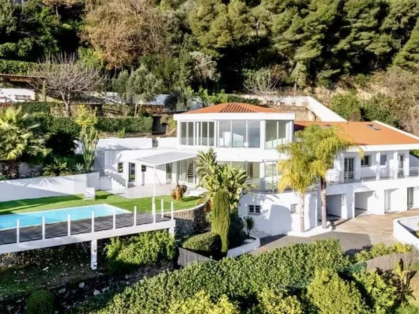 Roquebrune-Cap-Martin-Villa d'Architecte avec Vue Mer Panoramique, Proche de Monaco