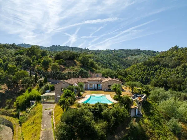Pégomas - Villa provençale avec grand terrain et piscine, vue panoramique sur le massif des Gréolièr