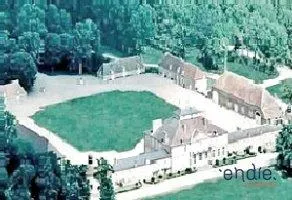 Château Du Xvi Et Xviii° Siècle! 15Ha 1200M² Habitable Et Dépendances!!! Rarissime!!