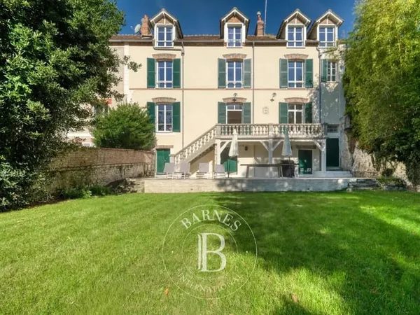 Montigny sur Loing - Maison de village rénovée - 250 m2 - Bord de rivière
