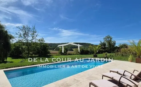 Élégance et art de vivre : un moulin à eau seigneurial d'excepti 
