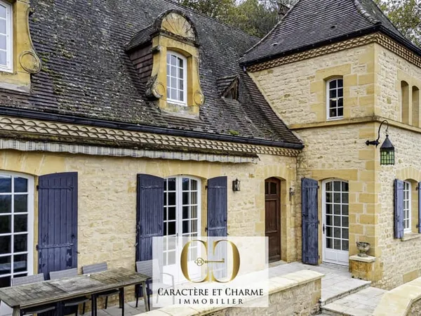 Propriété contemporaine en pierre avec gîtes et piscine. 