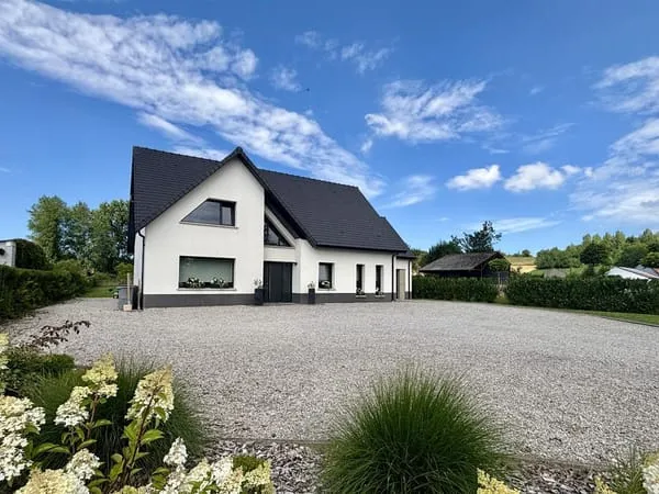 Maison contemporaine sur 4.660 m² à 9 minutes de Fauquembergues à Radinghem 