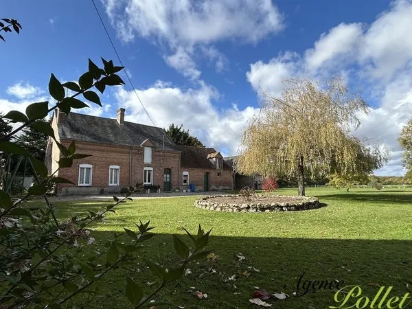 Propriété située au calme, proche commerces 