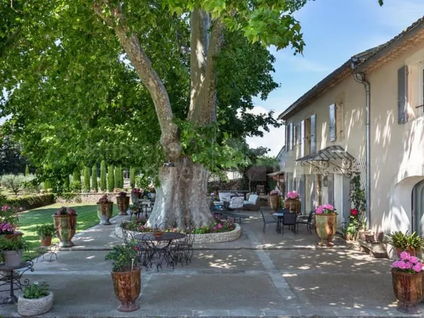 Superbe mas avec piscine à vendre près de l'Isle sur la Sorgue