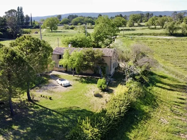 Mas provençal avec vue 