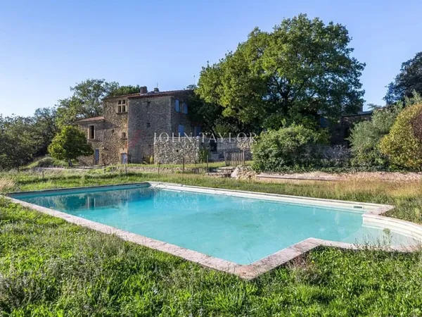 Magnifique propriété de 479 m2 sur 4ha6 vue dominante 