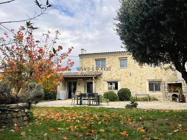 Maison pierre + 1 appartement et studio indépendant 
