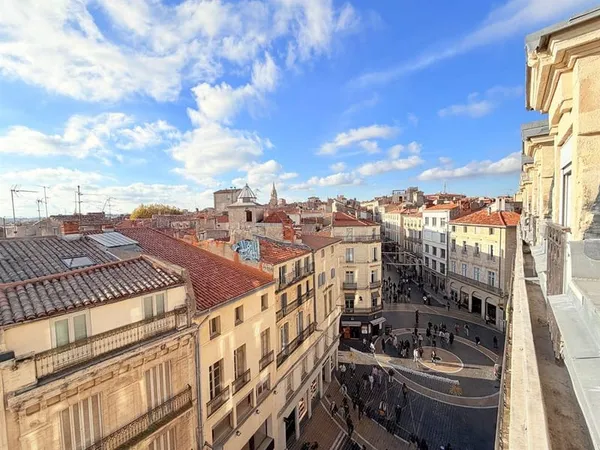 2 Pièces en Parfait Etat avec Ascenseur dans le Centre Historiqu 