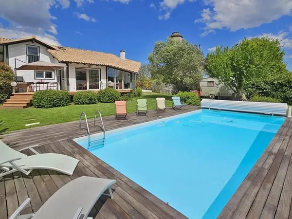 Charmante maison au calme avec piscine 
