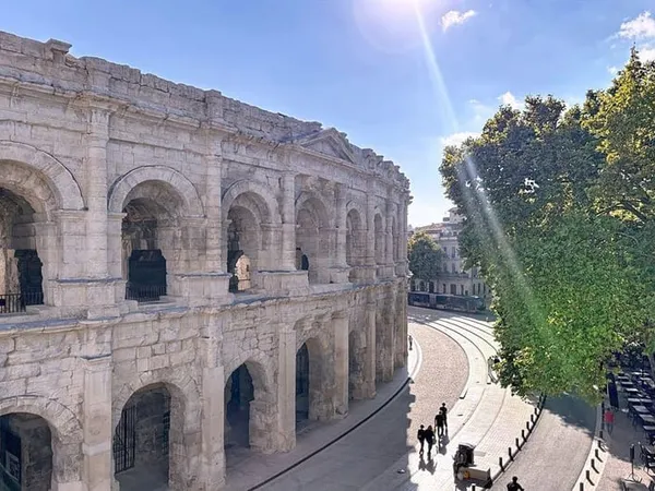 Nîmes - Appartement de charme avec vue sur les Arènes 126m² 