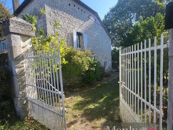 Ensemble De 2 Maisons Avec Dependances Sud Cahors 