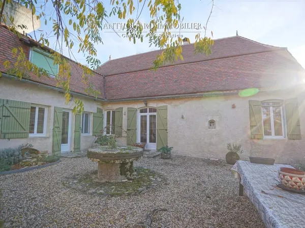 Charmante maison en pierre, vue 