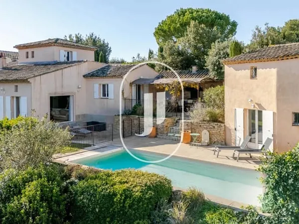 Charmante villa avec piscine et annexe, Domaine de Pont Royal 