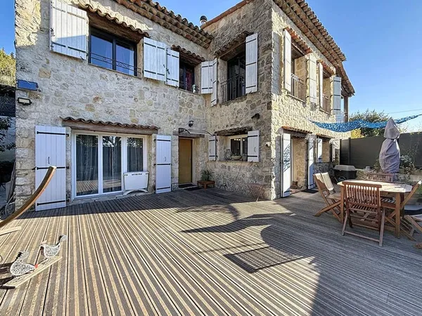 En Exclusivité- Rez-de-villa Magagnosc 4 pièce(s) 119 m2, 2 chambres + possible d'en faire une 