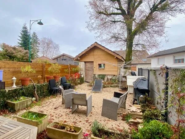 Maison de village à vendre 4 pièces 141 m2 Echenevex (01) 
