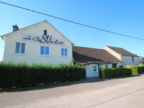 Sur l'axe Decize-Bourbon Lancy, murs commerciaux 