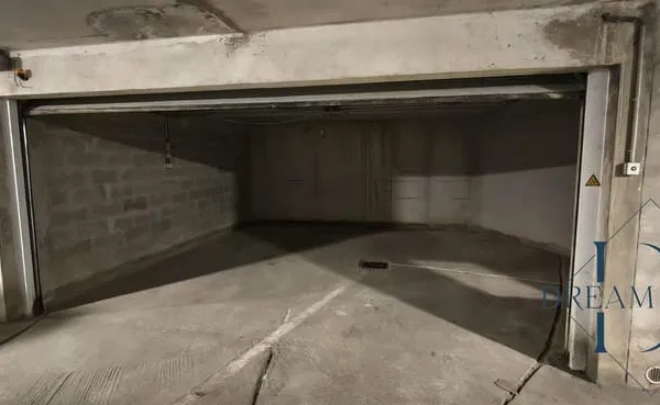 Double garage fermé 