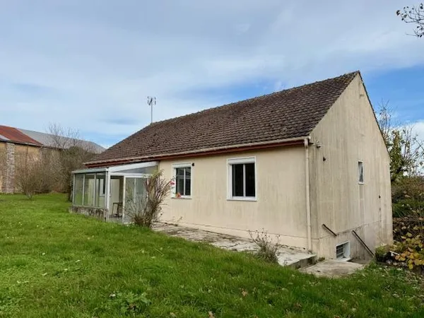 Maison d'habitation - Montceaux Les Provins (77) 