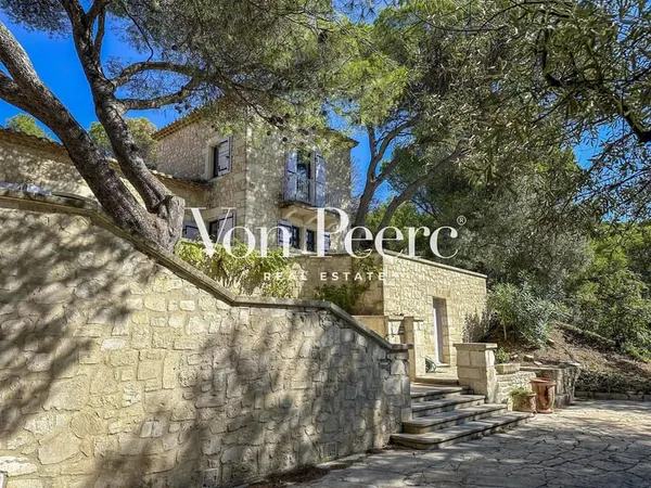 Belle Propriété A Beaucaire 