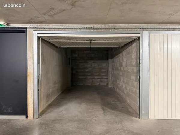 Achat : Parking (69100) 