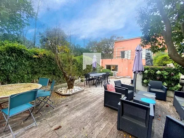 À vendre - Maison de 170 m² avec dépendance sur 2 000 m² - La Moutonne 