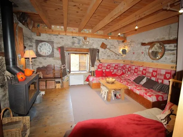Maison à vendre 6 pièces Saint Pierre Dels Forcats (66) 