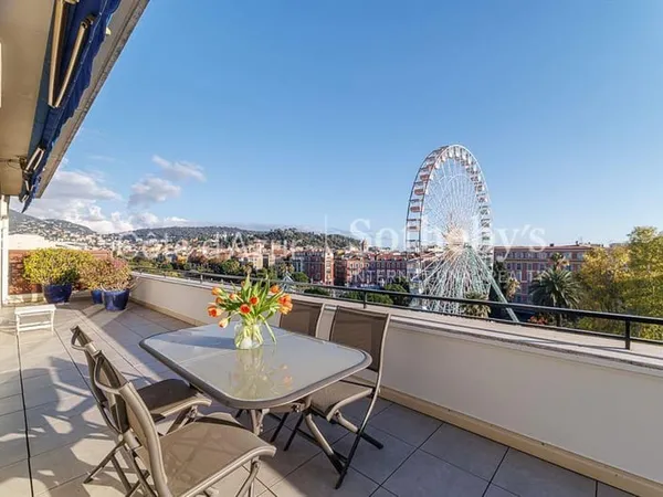 Penthouse d'exception avec toit-terrasse et vue mer panoramique, 