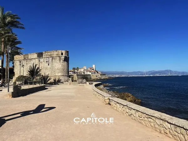 À vendre, Antibes centre - Secteur Albert 1er - Spacieux appartement 2/3 pièces d'environ 62 m², 