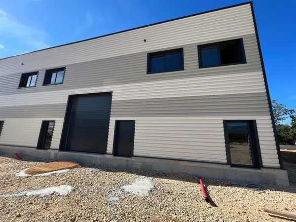 Immobilier Professionnel à vendre Signes 