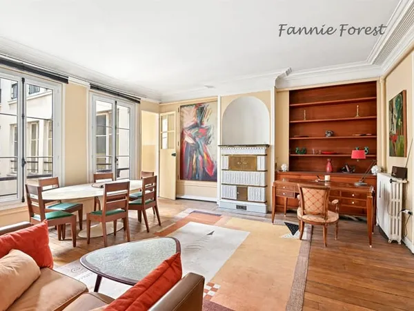 Paris 9e Appartement de caractère au coeur d'un quartier recherché 