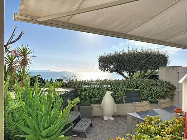 Appartement 3 pièces à vendre vue mer avec jardin - Cap Nègre 
