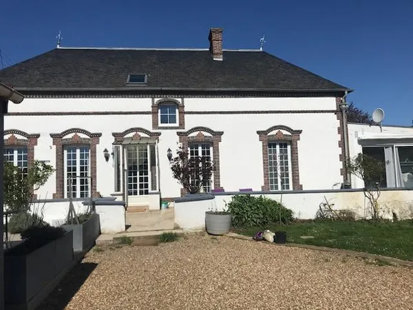 Propriete 300m² En Hameau Sur Plus D'un Hectare Avec Sa Piscine 