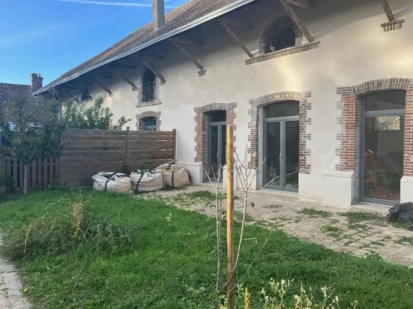 Loft de 100m² a finir dans l ancienne écurie du Haras d' Abondant 