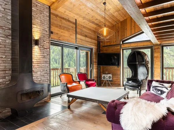 Un chalet de caractère à l'écriture artistique affirmée 
