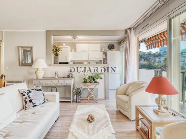 Appartement au coeur de Saint-Tropez à vendre 